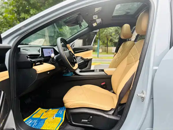 Geely Galaxy L6 2024