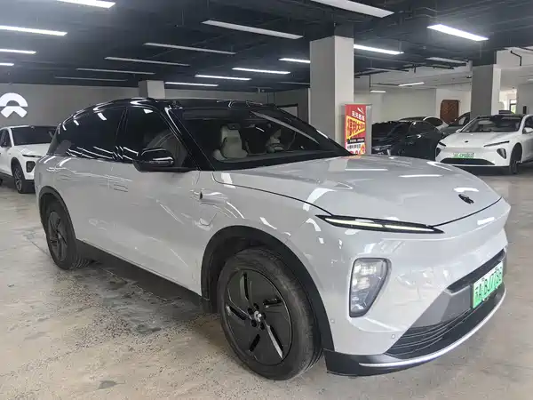 NIO ES8 2023