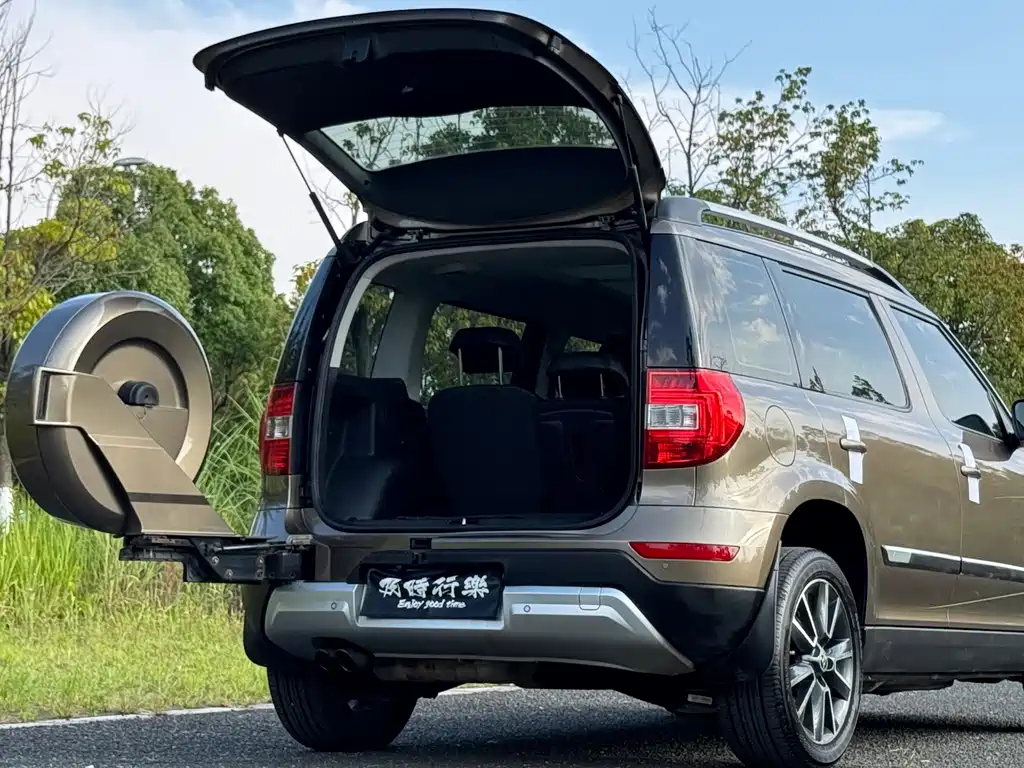 Skoda Yeti 2014 — фото 11