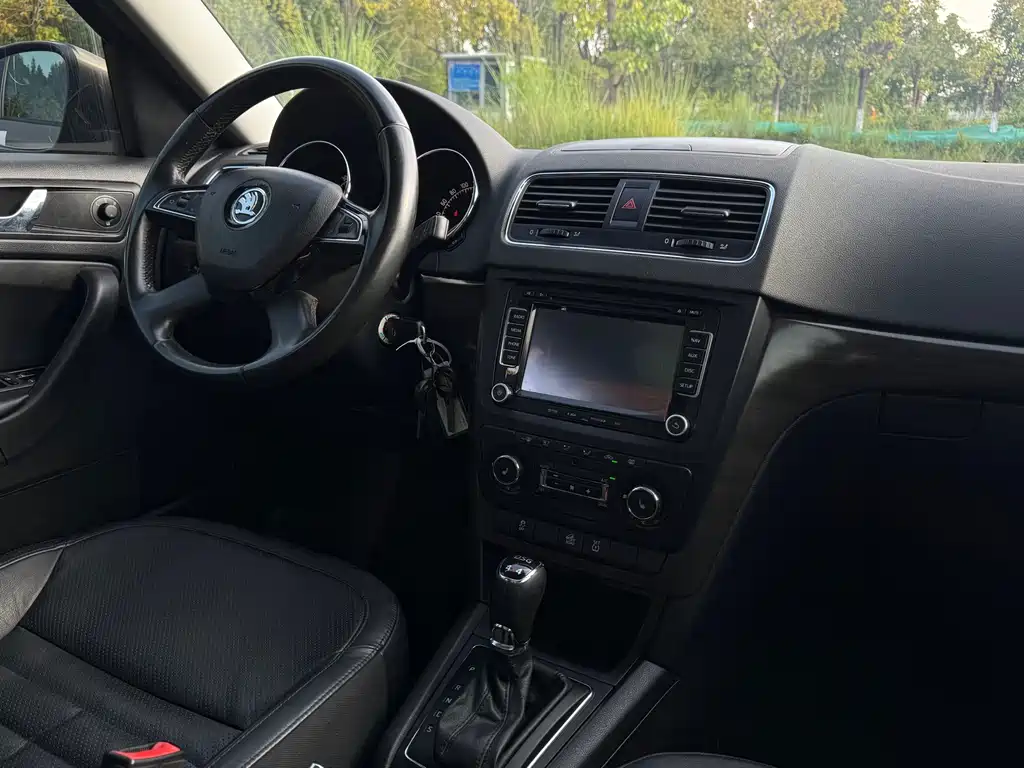 Skoda Yeti 2014 — фото 17