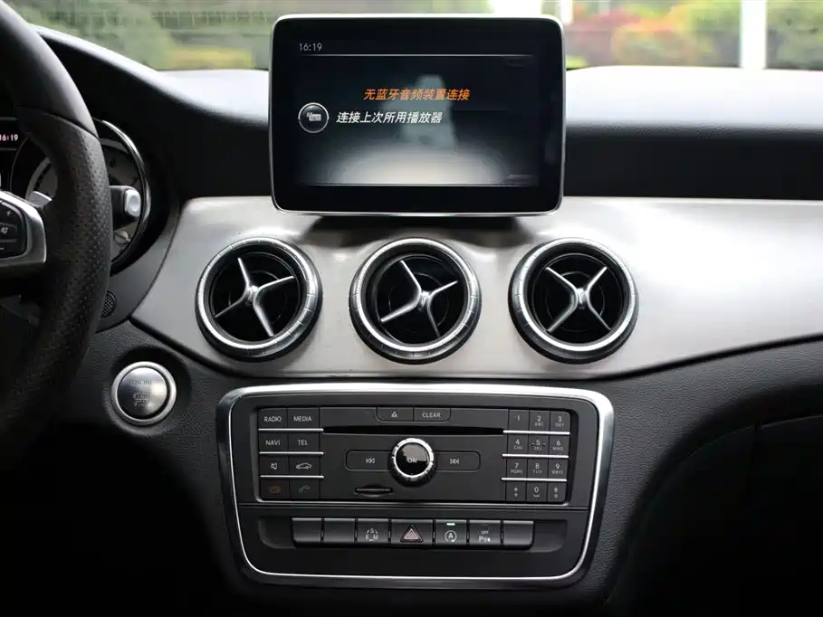 Mercedes-Benz CLA 2016 — фото 13