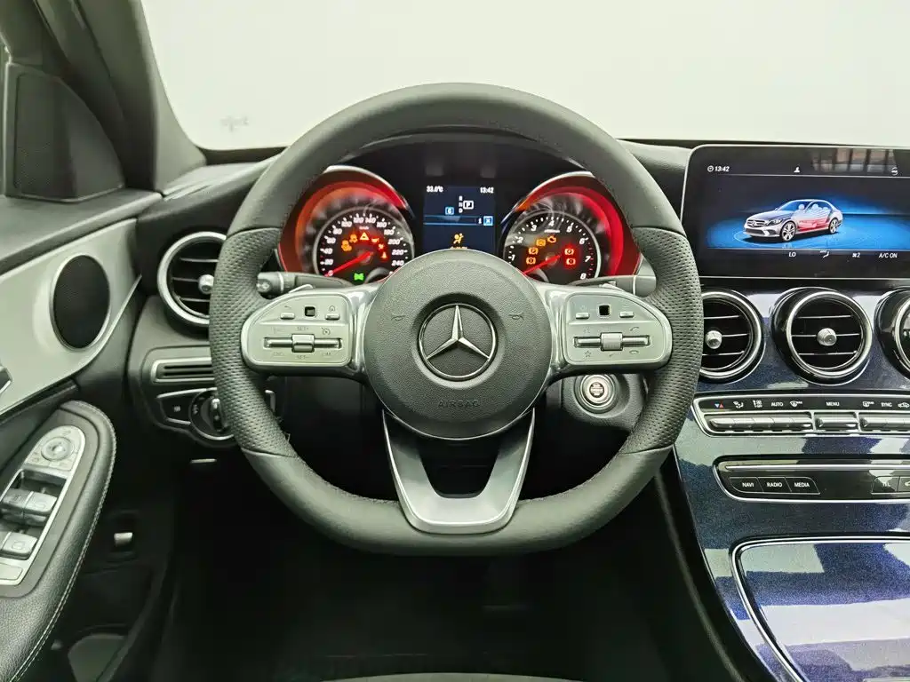 Mercedes-Benz C-Class 2019 — фото 11