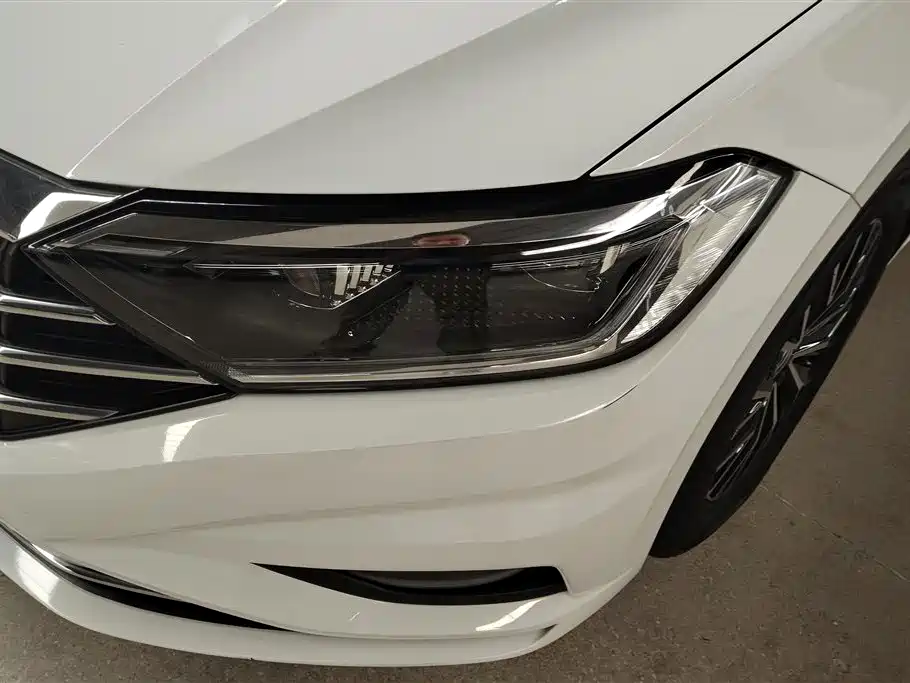 Volkswagen Sagitar 2020