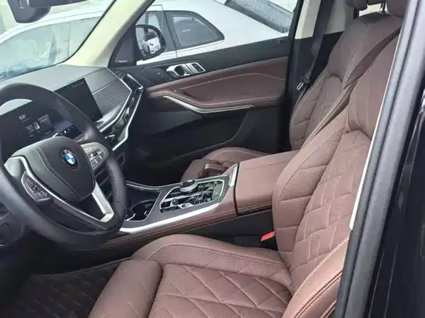 BMW X7 2024