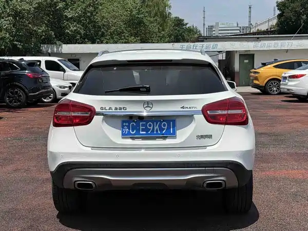 Mercedes-Benz GLA 2016