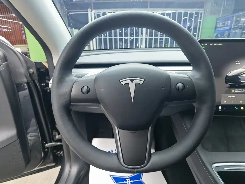 Tesla Model Y 2024 — фото 10