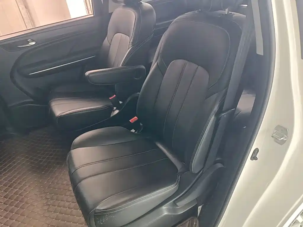 GAC Motor Trumpchi M6 2020 — фото 15