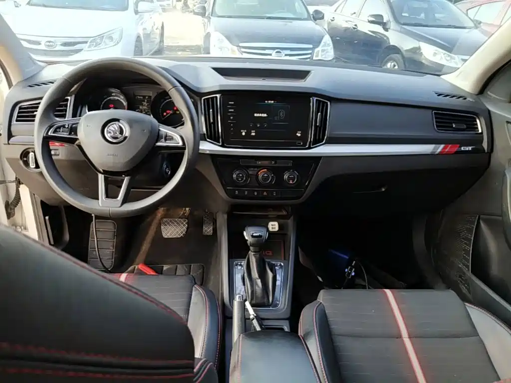 Skoda Kamiq 2021 — фото 10