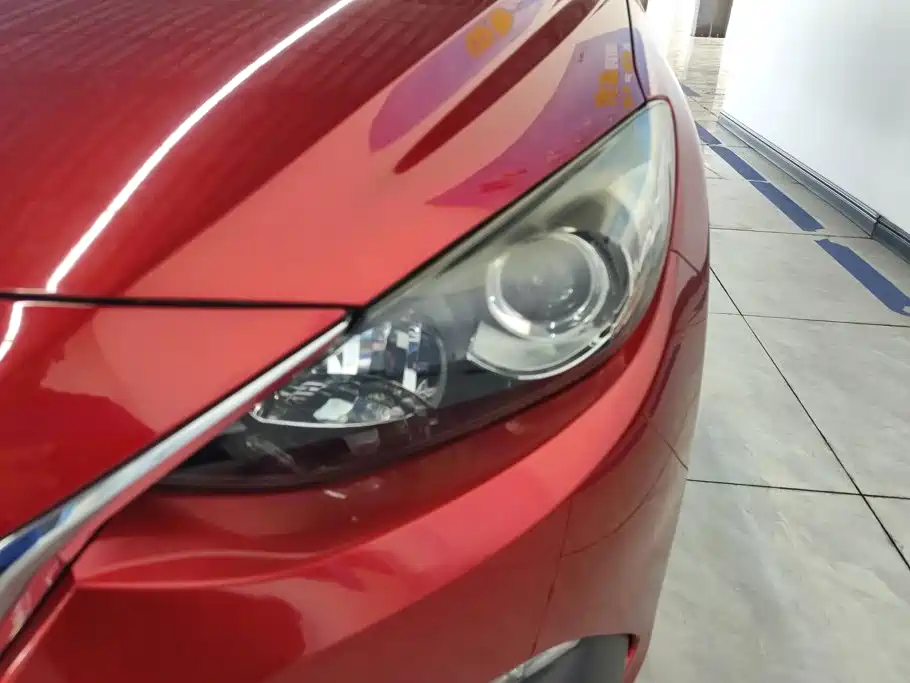 Mazda 3 Axela 2015