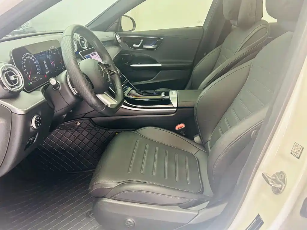 Mercedes-Benz C-Class 2023 — фото 19