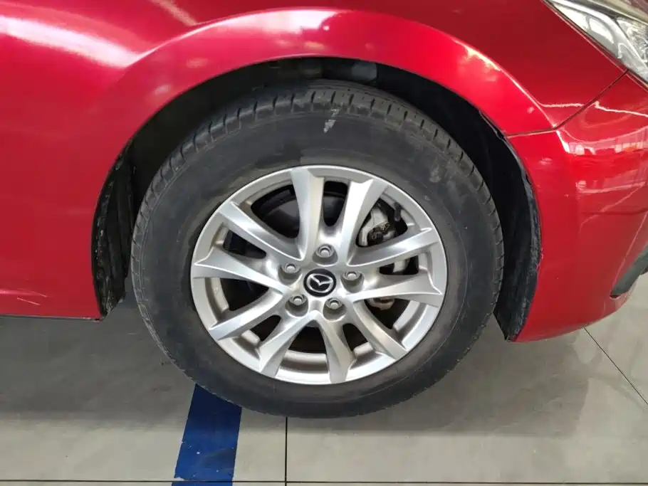 Mazda 3 Axela 2015