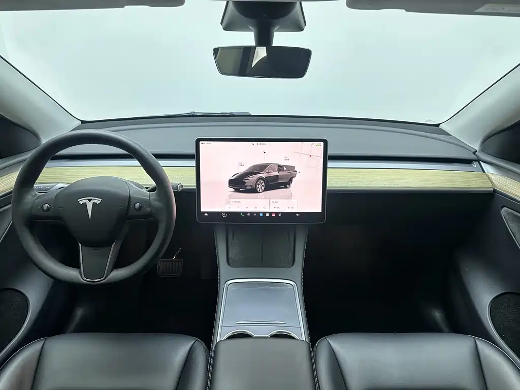 Tesla Model Y 2023 — фото 13