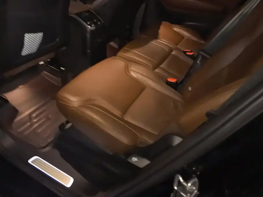 Volvo XC90 Plug-In Hybrid 2021 — фото 11
