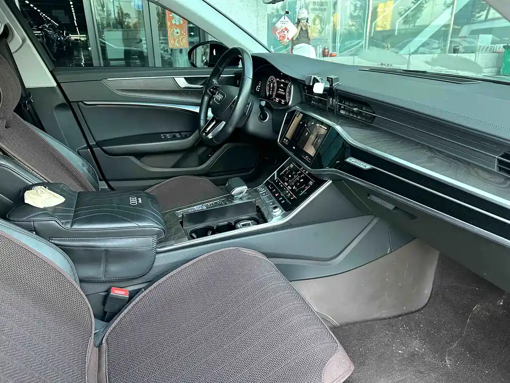 Audi A6L 2020