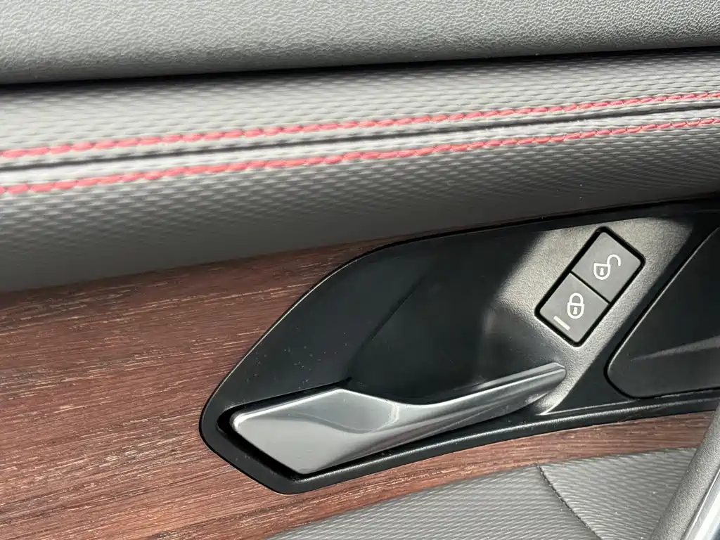 Land Rover Discovery Sport 2021 — фото 14