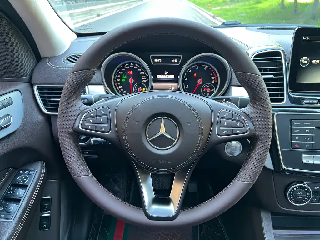 Mercedes-Benz GLS 2016 — фото 11