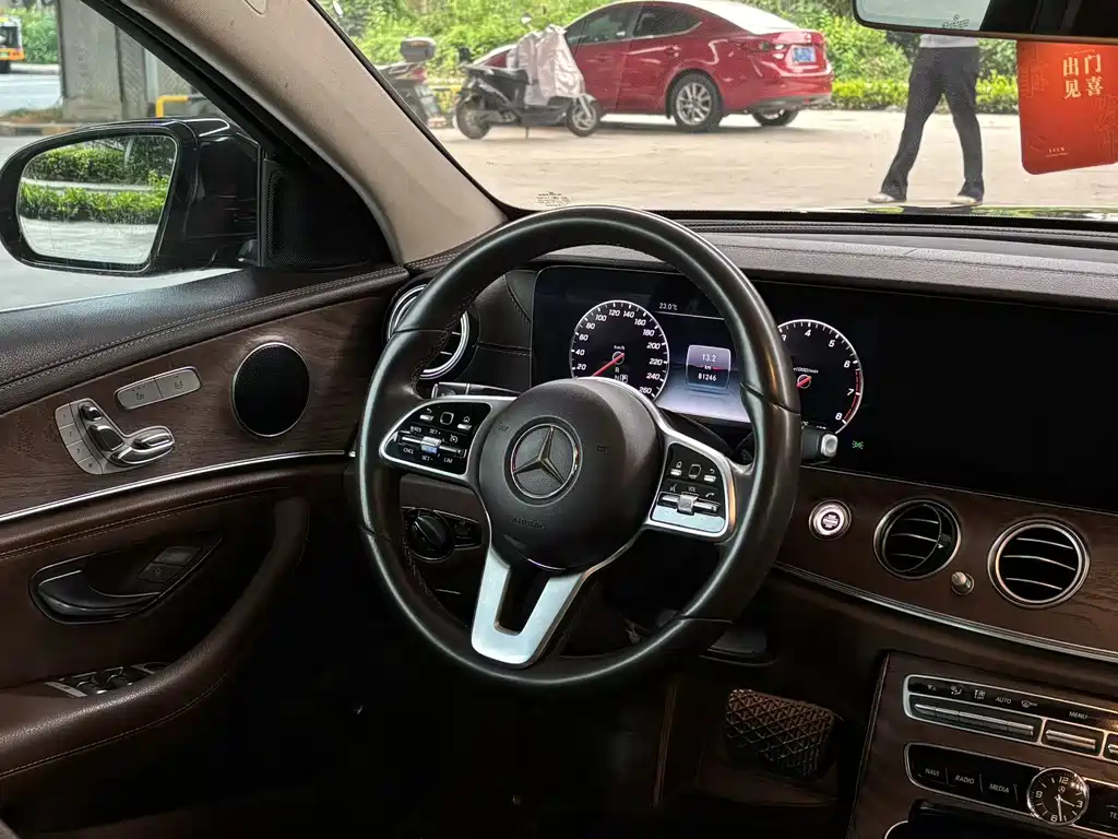 Mercedes-Benz E-Class 2019 — фото 4