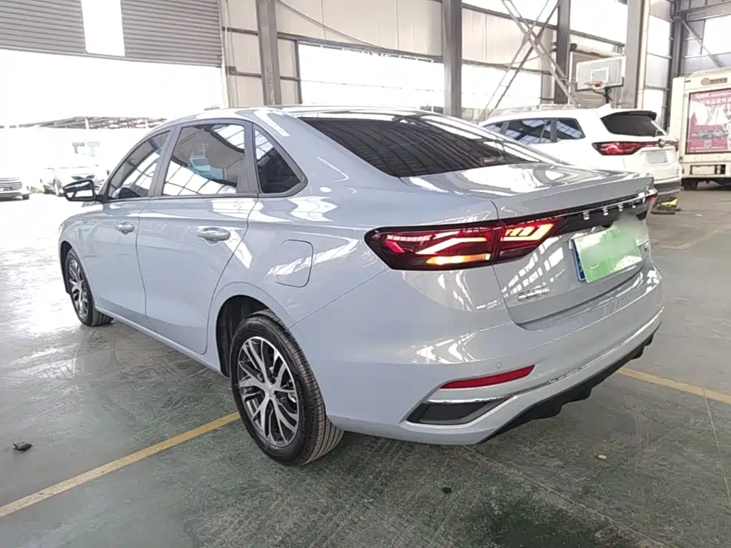 Geely Emgrand 2025