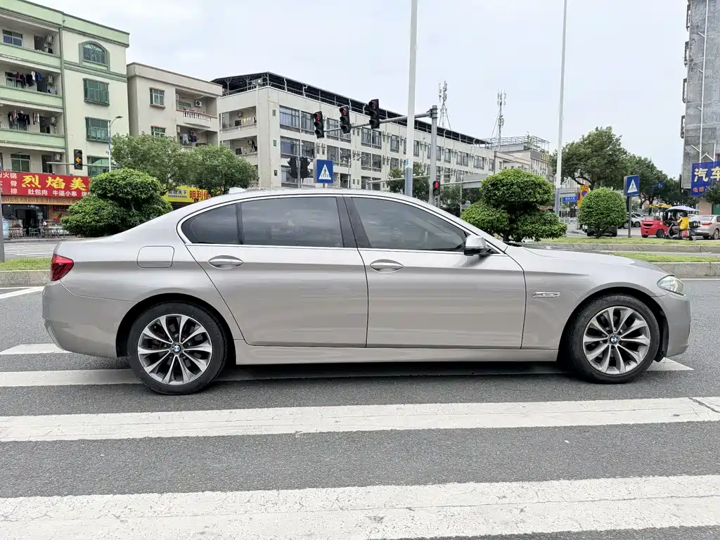 BMW 5 Series 2013 — фото 20