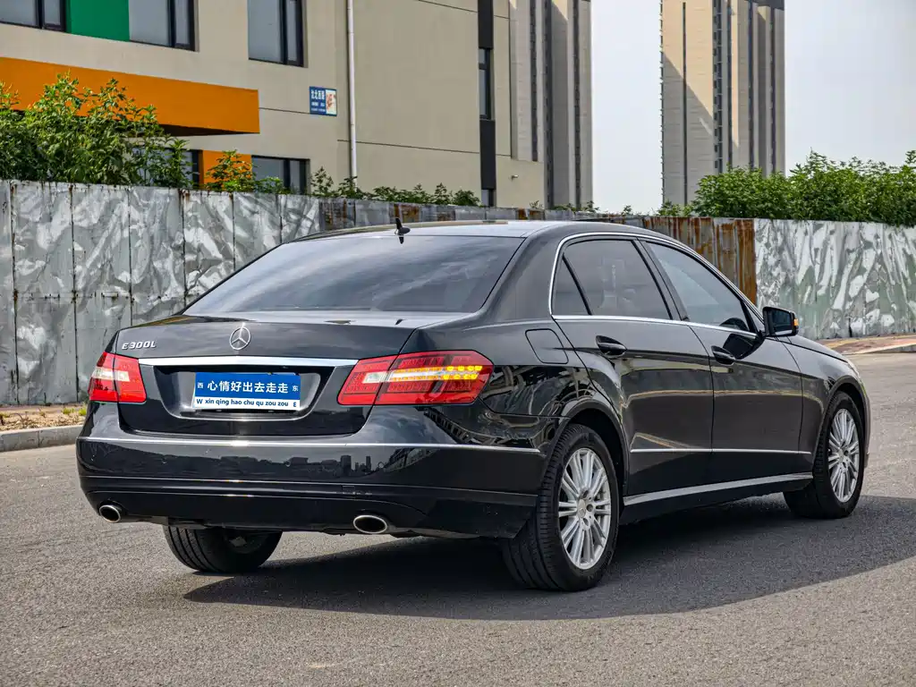 Mercedes-Benz E-Class 2012