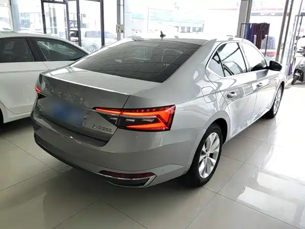Skoda Superb 2021