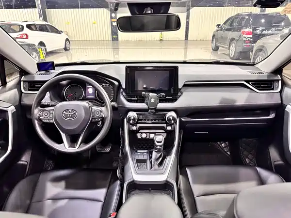 Toyota RAV4 2021