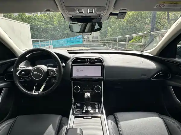 Jaguar XEL 2022