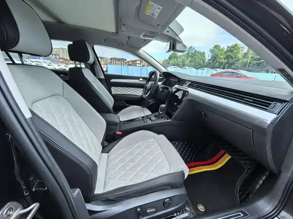 Volkswagen Magotan 2025
