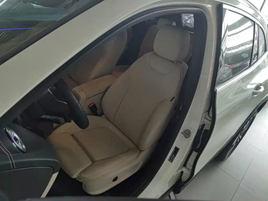 Mercedes-Benz GLA 2024 — фото 15
