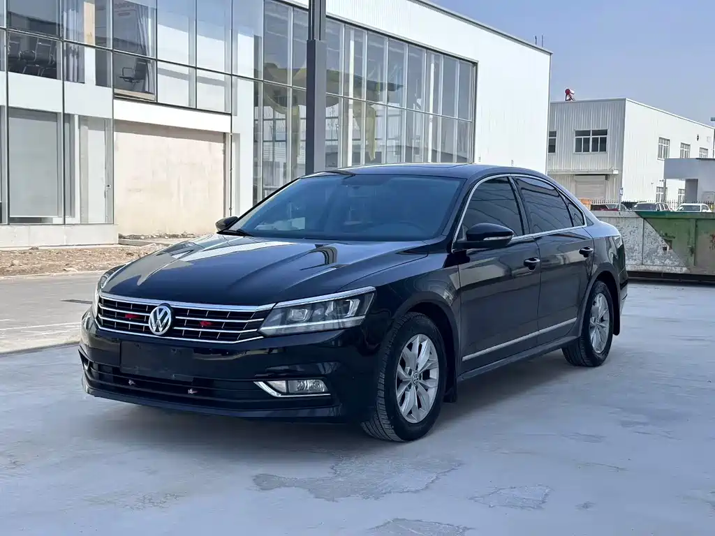 Volkswagen Passat 2018 — фото 1