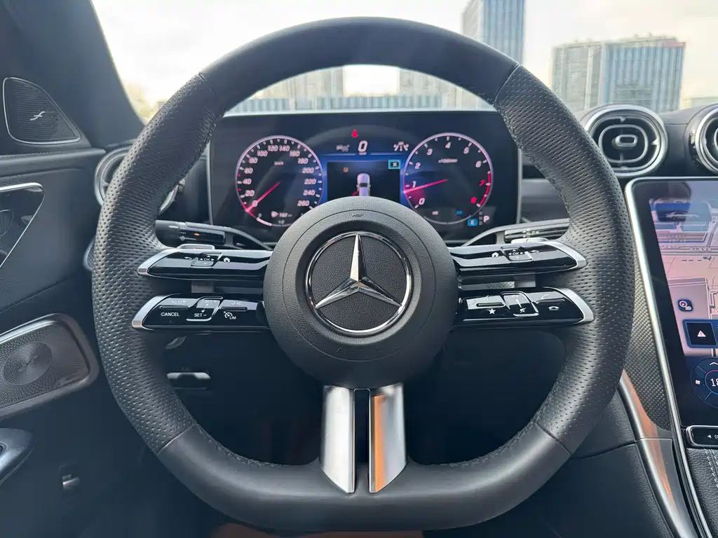 Mercedes-Benz C-Class 2024 — фото 16
