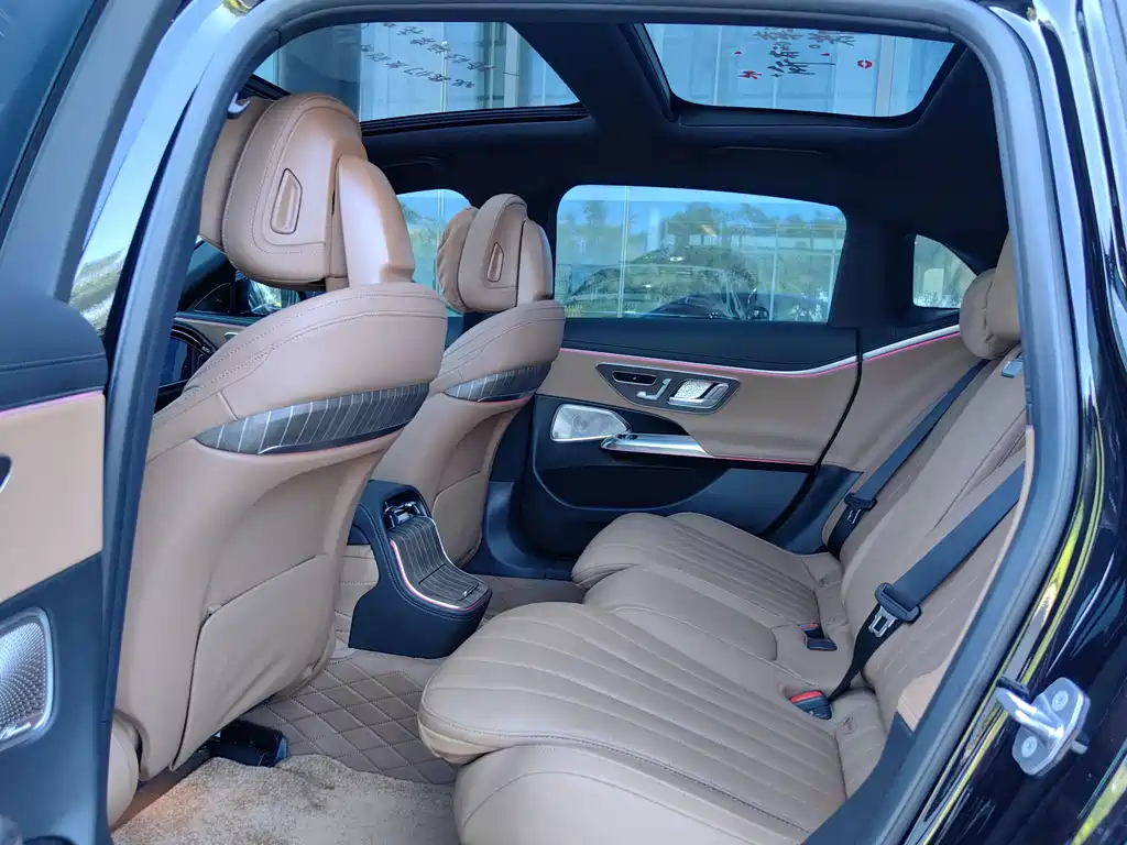 Mercedes-Benz E-Class 2025 — фото 10