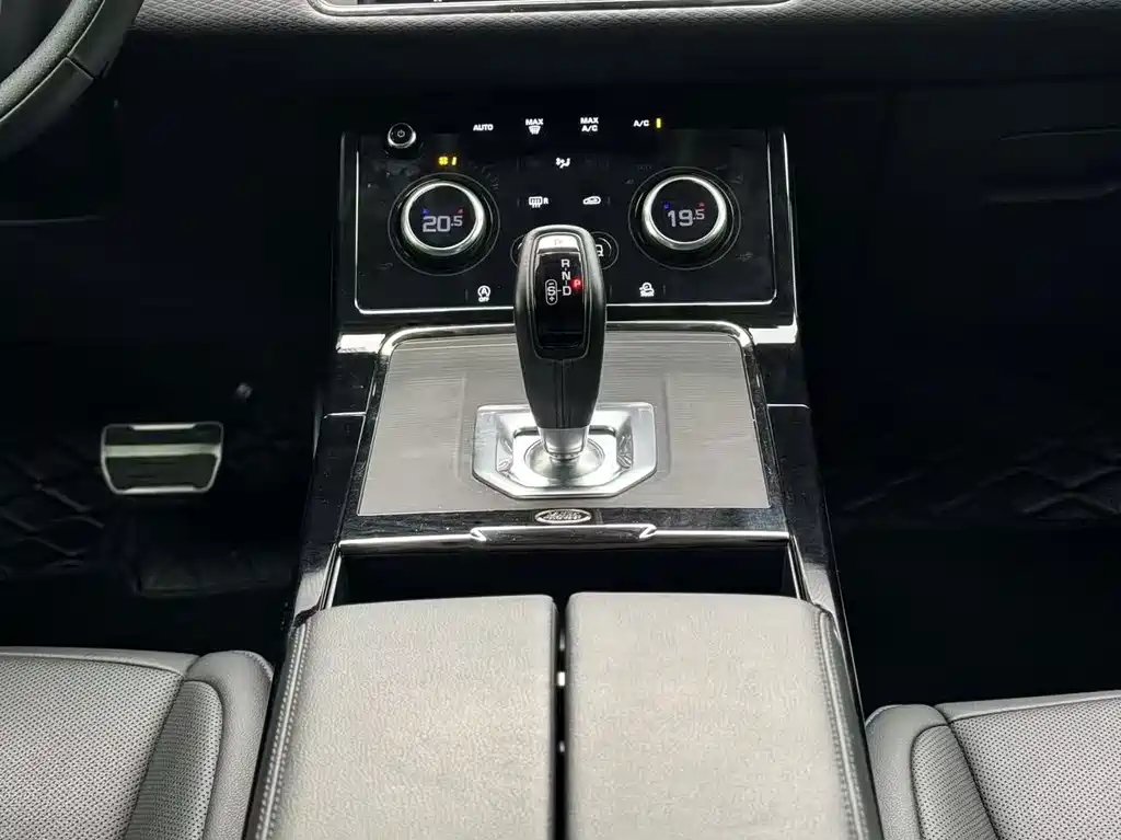 Land Rover Evoque 2023 — фото 14