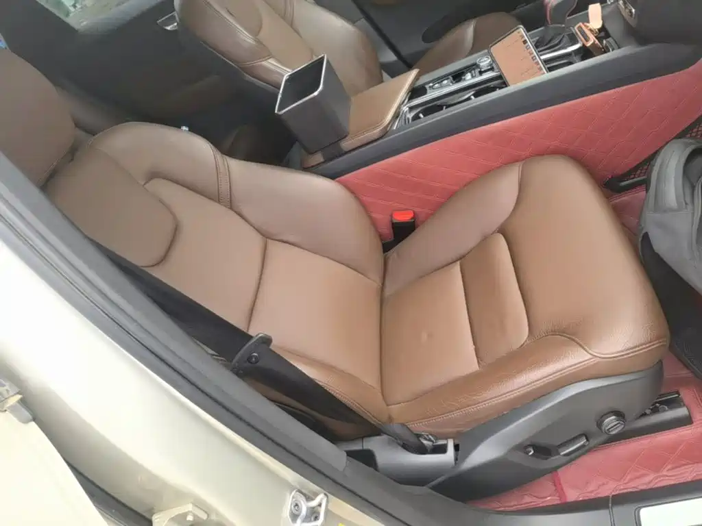 Volvo XC60 2020 — фото 25