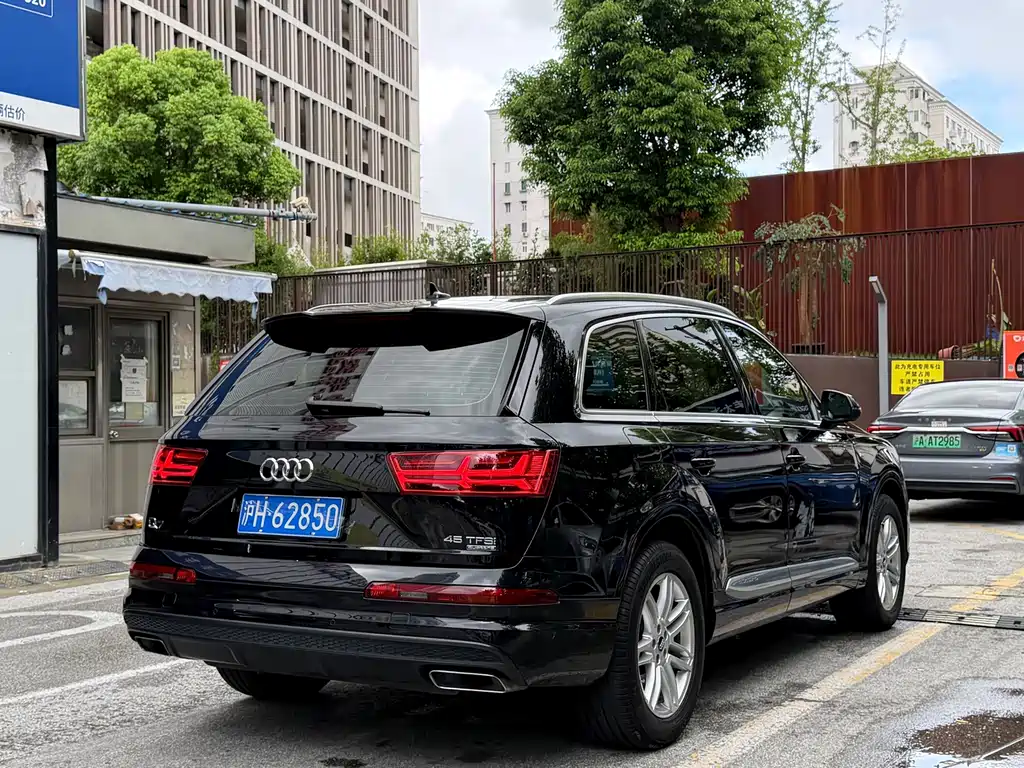 Audi Q7 2019 — фото 3