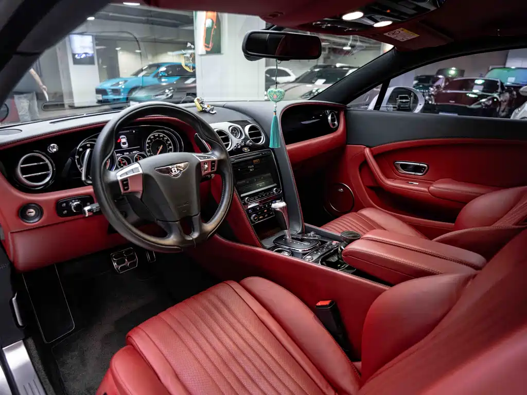 Bentley Continental 2016 — фото 16