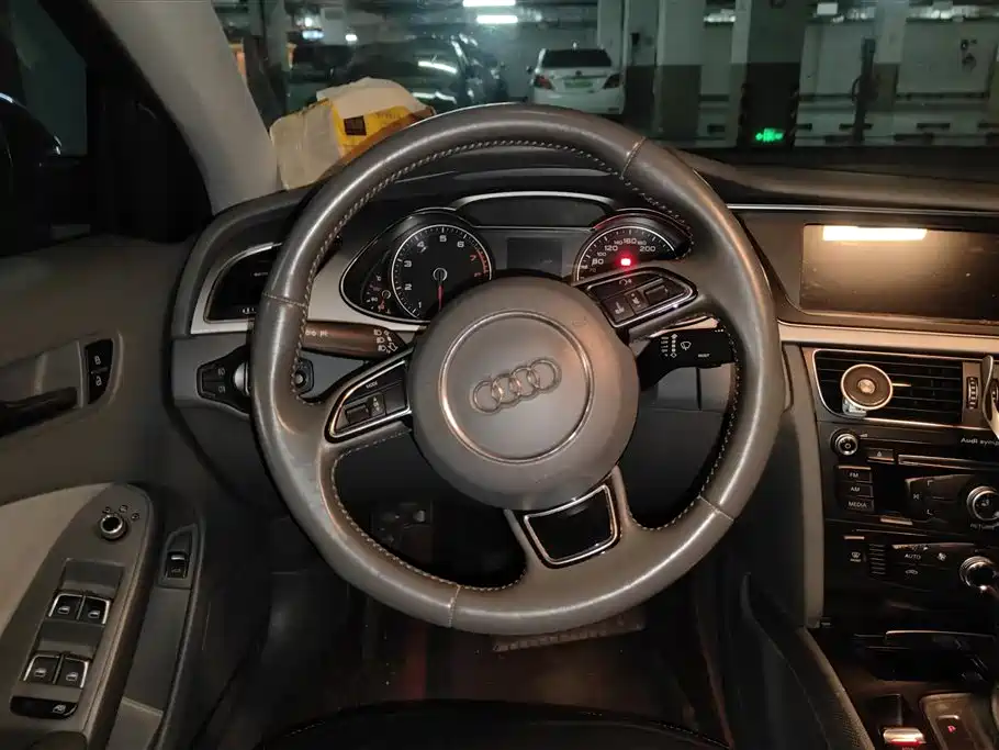 Audi A4L 2013 — фото 15
