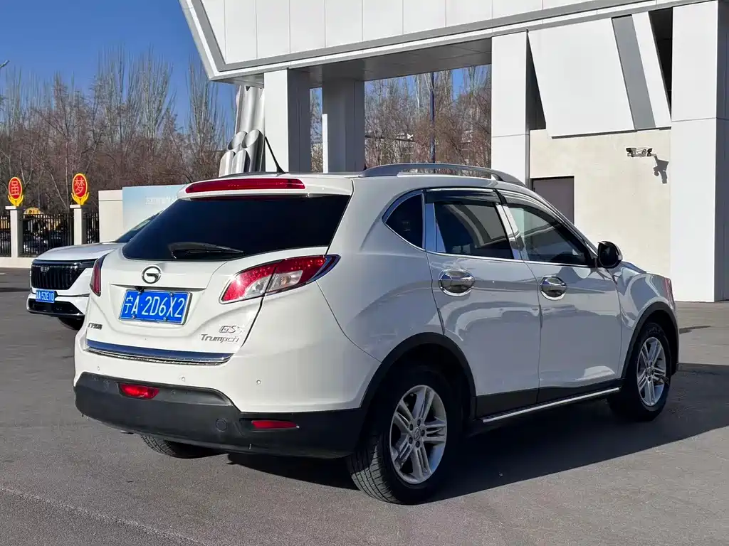 GAC Motor Trumpchi GS5 2015 — фото 7