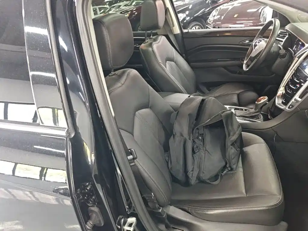 Cadillac SRX 2016 — фото 25