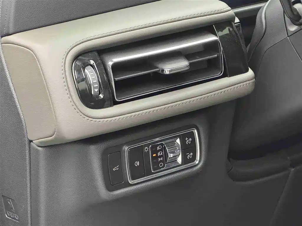 Lincoln Aviator 2024 — фото 16