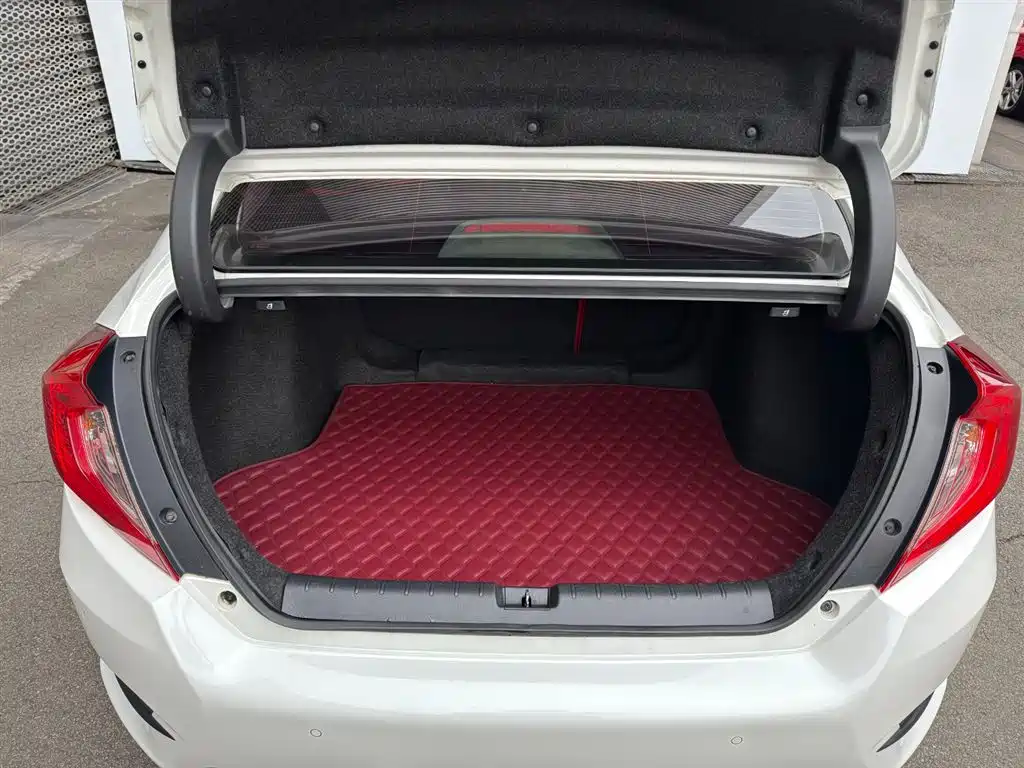Honda Civic 2020 — фото 19