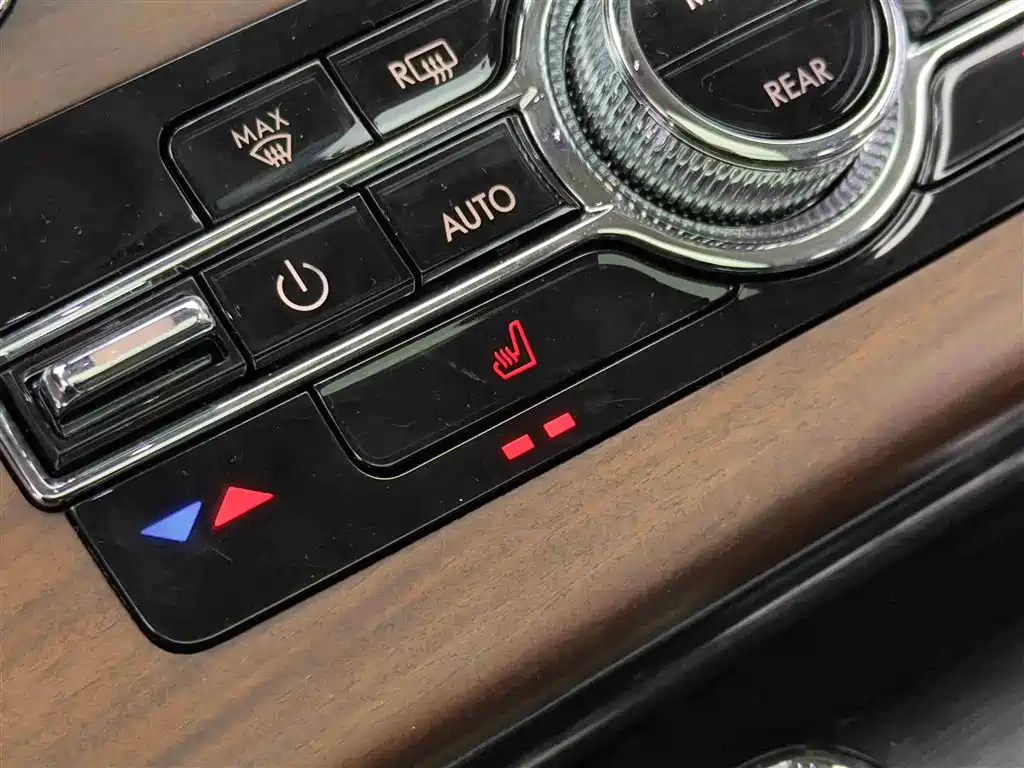 Lincoln Aviator 2024 — фото 18