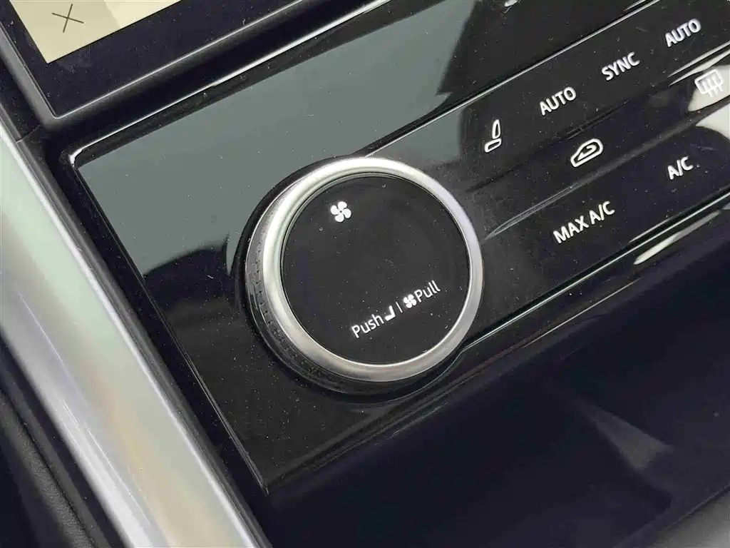 Land Rover Discovery 2024 — фото 15