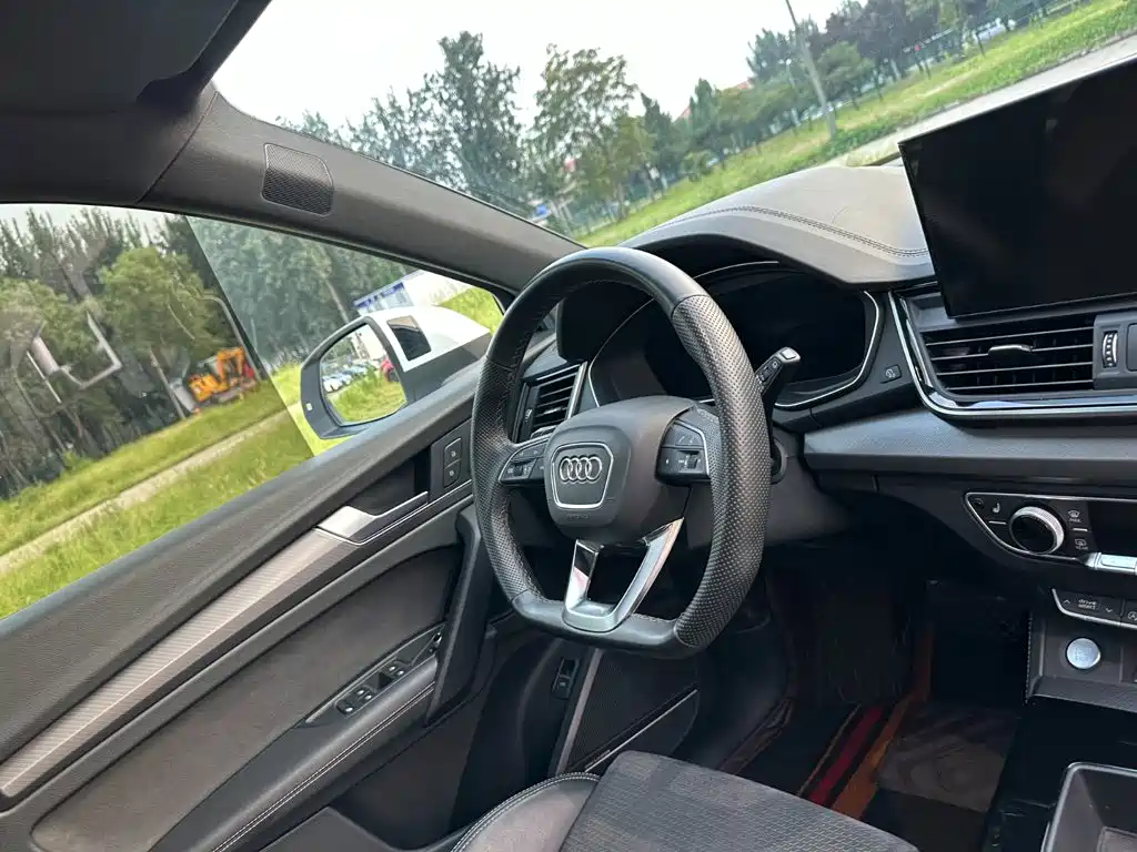 Audi Q5L Sportback 2022 — фото 17