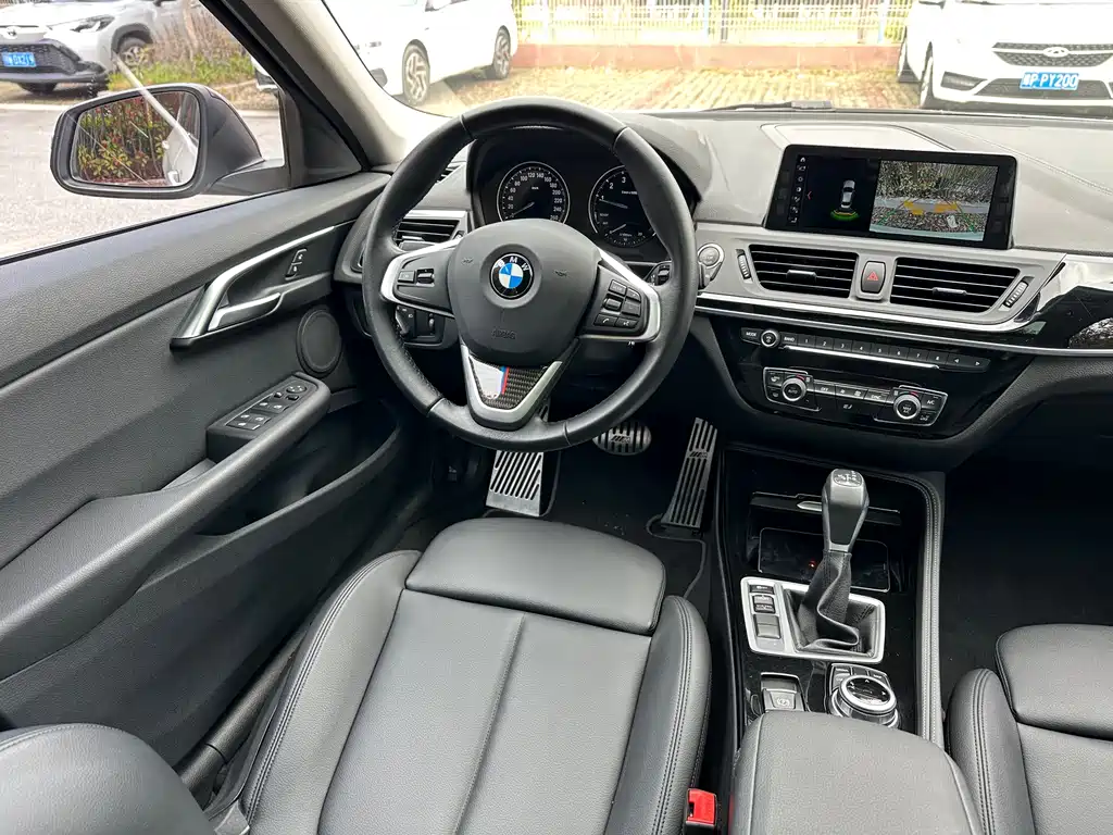 BMW 1 Series 2017 — фото 16