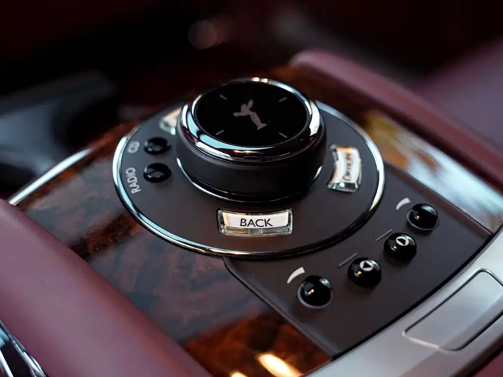 Rolls-Royce Ghost 2017 — фото 9