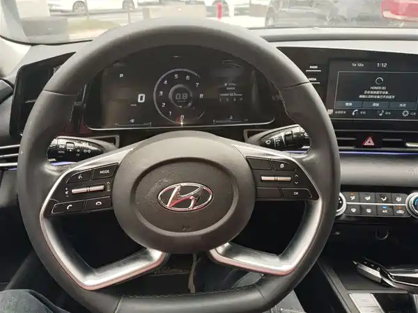 Hyundai Elantra 2021