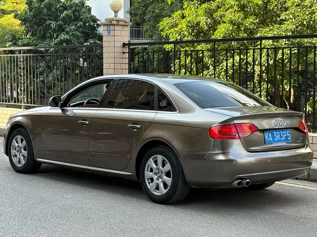Audi A4L 2011