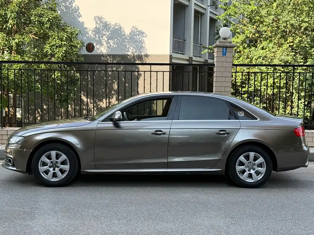 Audi A4L 2011