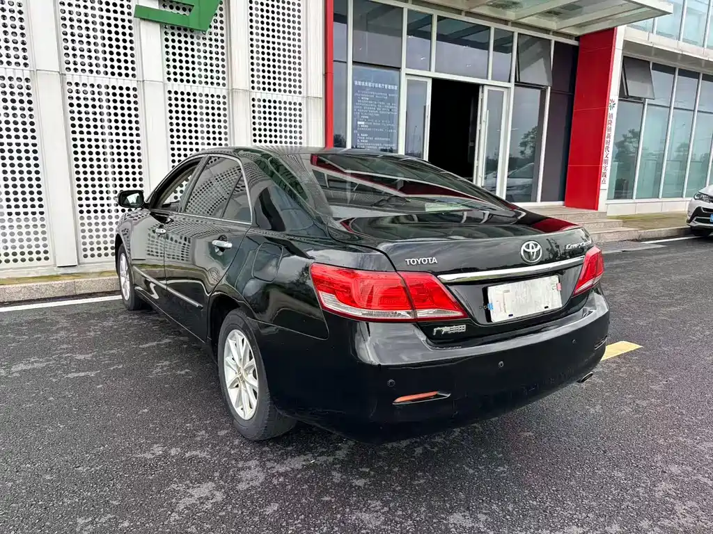 Toyota Camry 2015 — фото 26